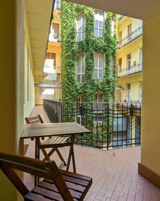 Apartment Cute 1br In - Purple House Budapest